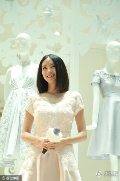 张梓琳产后现身 摇曳生姿美成一幅画