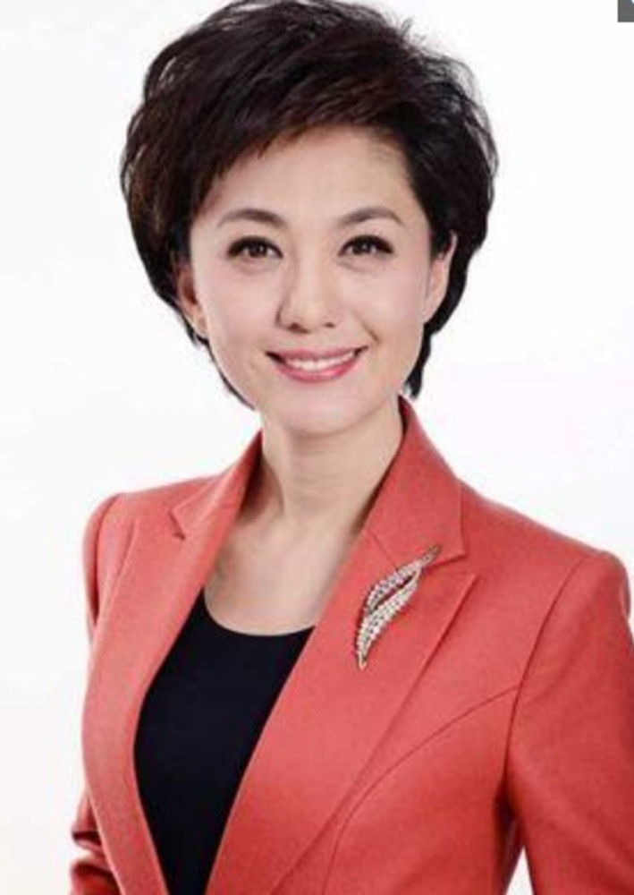 央视美女主持人盘点,个个才貌双全,网友:被第5位的她吸引了!