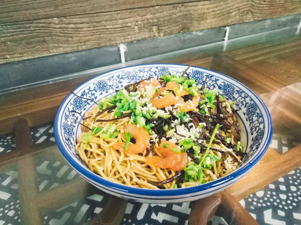 100块钱不到,逛遍吃遍淮海中路的上海老字号!