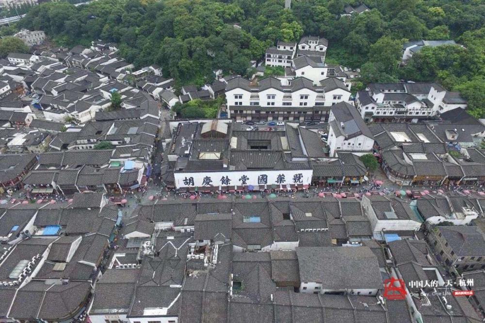 杭州胡庆余堂中药师每天称药150余斤