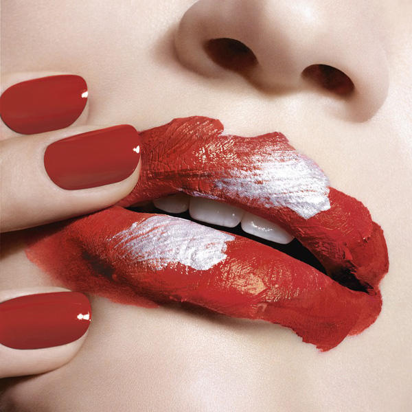 红唇也有百变模样 和闺蜜一起用dior玩转个性风尚 看点快报