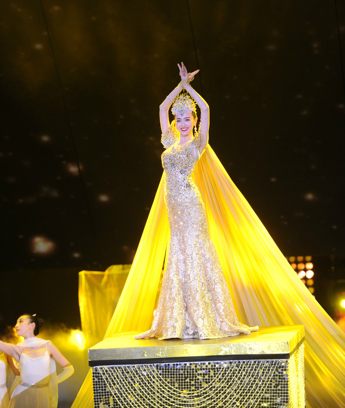 金鹰女神排名_赵丽颖金鹰女神的照片