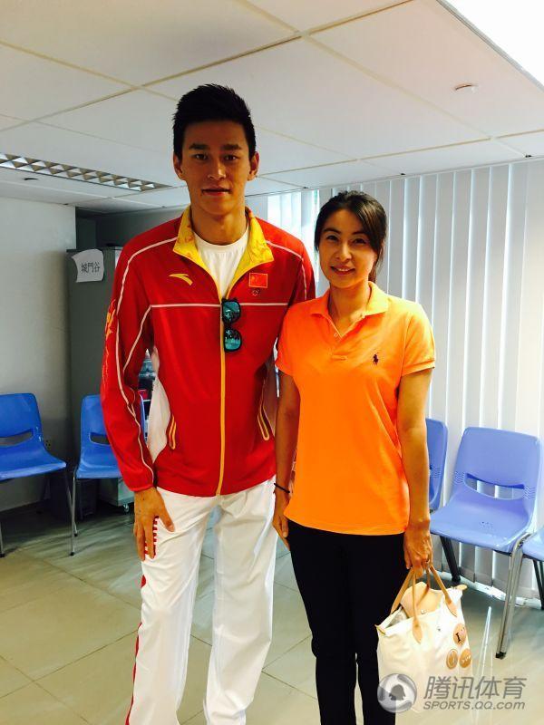 孙杨香港变合影帝 同框郭晶晶甄子丹