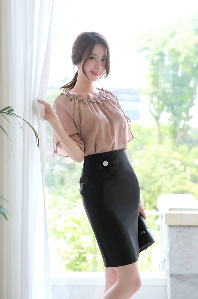 气质长腿美女,干练职场装,知性优雅