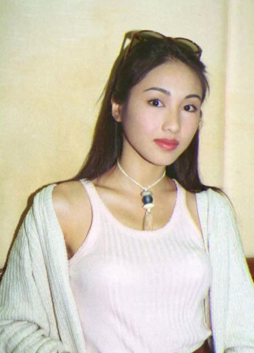 李若彤新剧被吐槽显老,袁咏仪邱淑贞黎姿却美回巅峰?