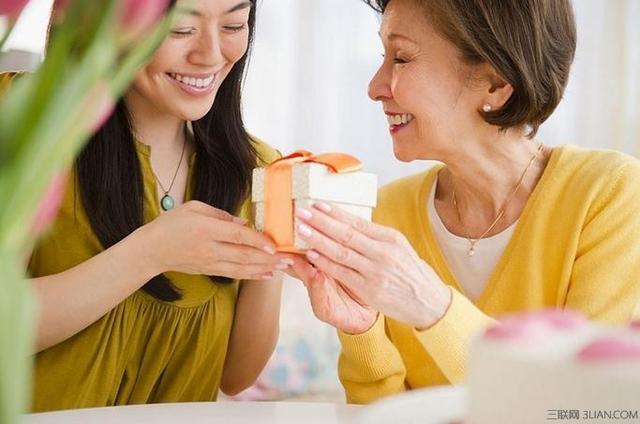 第一次去未来婆婆家,是该高姿态还是该讨好?