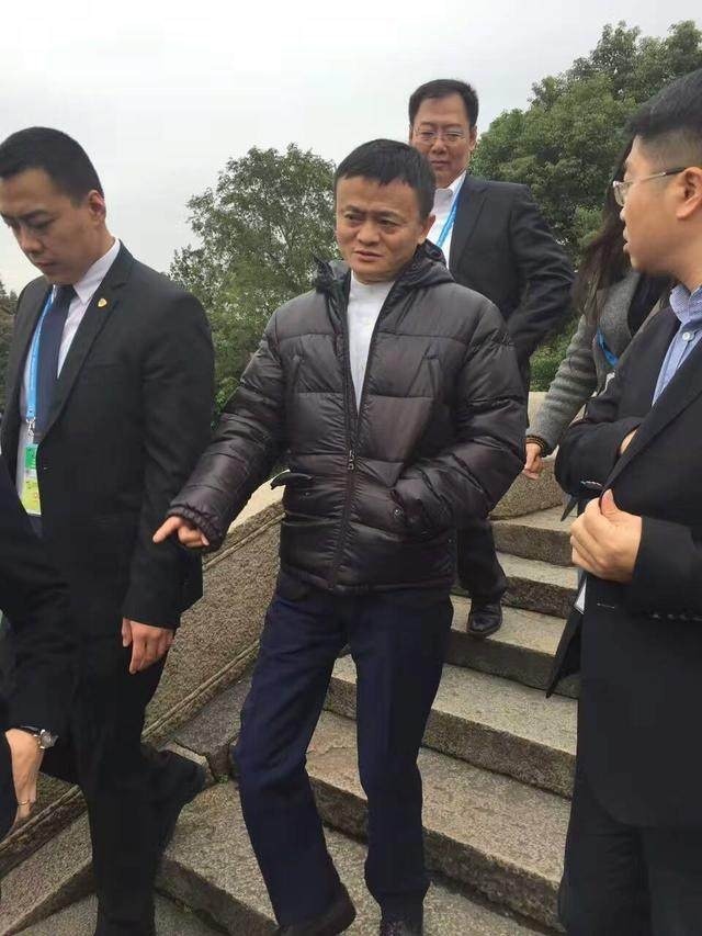 马云,孙正义,中国,王健林,中山装