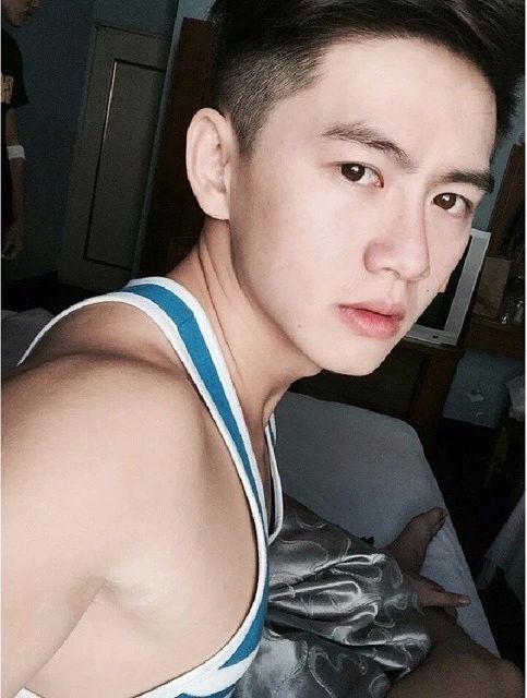 当过兵的男孩子最帅,公狗腰打桩机,skr!skr!