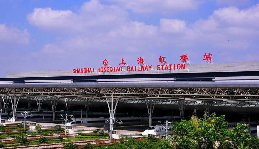 上海这个"高铁飞机场"是世界最复杂的