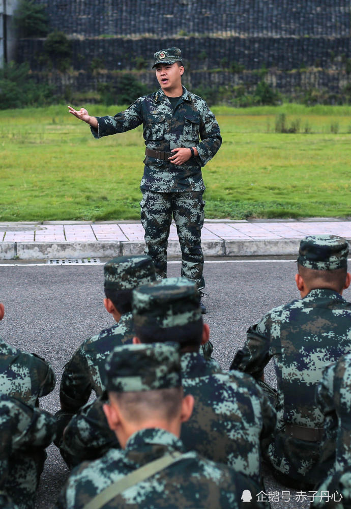 探访武警警官学院的开学第一课