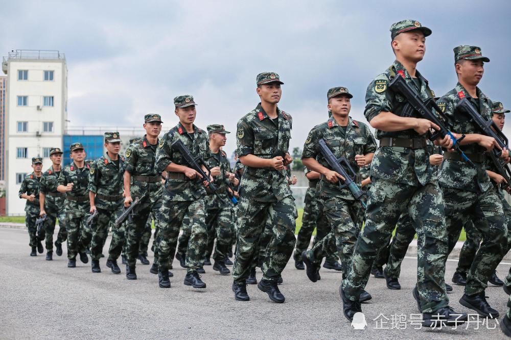 探访武警警官学院的开学第一课