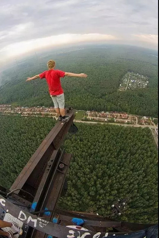 恐高症测试图!怕高的人看一张就腿软!普通人最多看5张