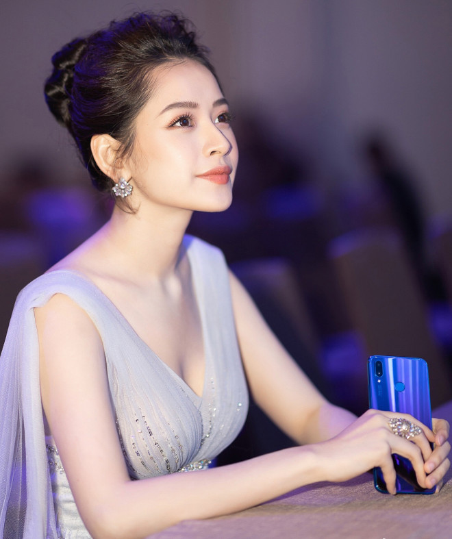 这位越南女星美的让人移不开眼,网友直呼:比baby漂亮一千倍