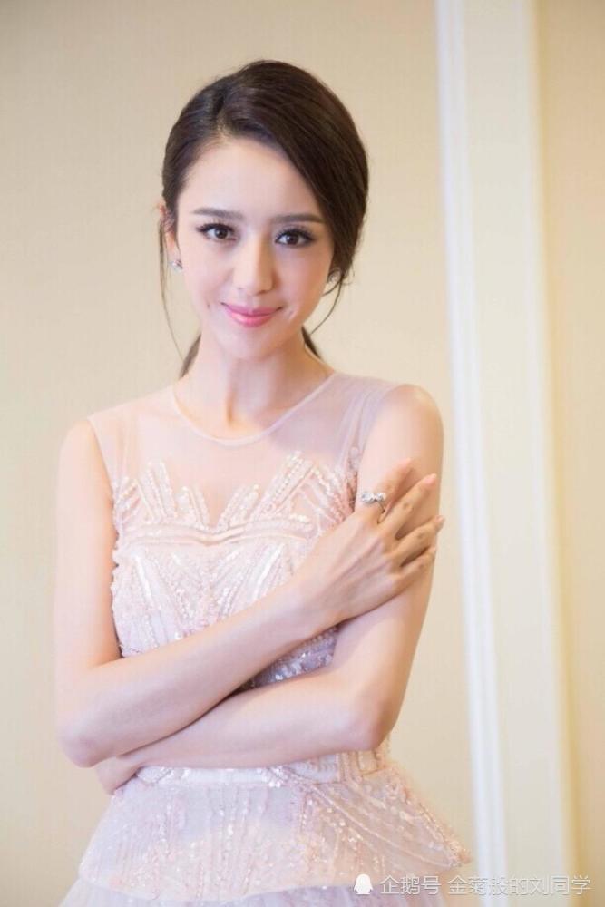 与佟丽娅是闺蜜,曾给张娜拉当配角,出道19年其年龄至今是个谜