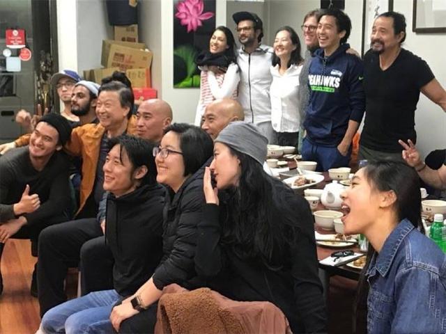 刘亦菲新西兰吃饭被偶遇,素颜侧脸太迷人!