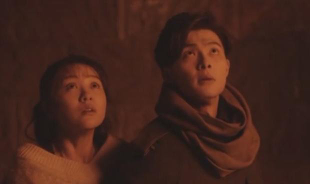 《沙海》张日山和医生小姐姐的故事,摸耳朵的