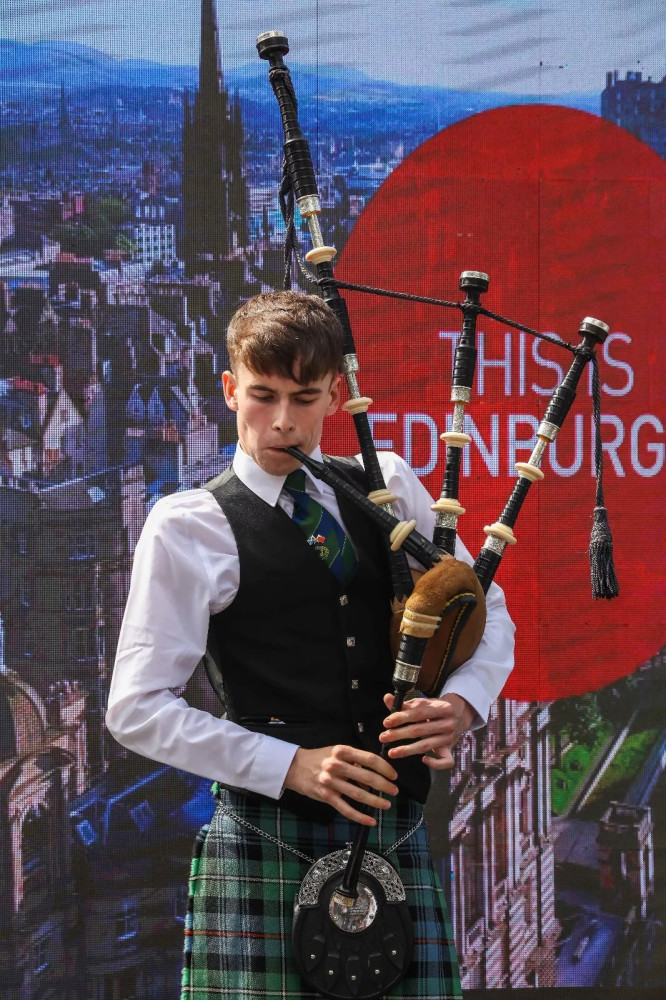 宾客离【科学】这个看似遥远的领域 更靠近了一点~ scottish bagpipes
