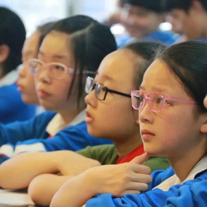朝鲜学生为什么很少戴眼镜?原来真相是这样的,涨知识了!