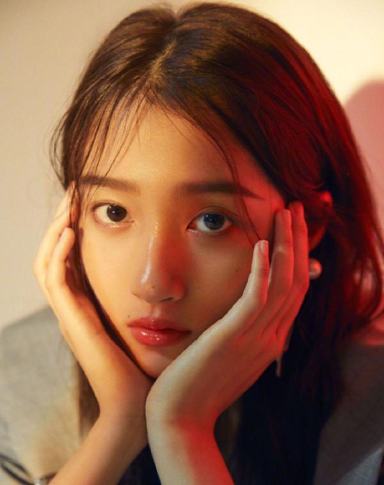 鹿晗高调为关晓彤过生日,关晓彤三喜临门,鹿