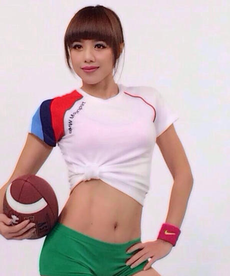 《15个》张婷媗爆红 45岁<em>练就马甲线</em>_<em>学生</em>时