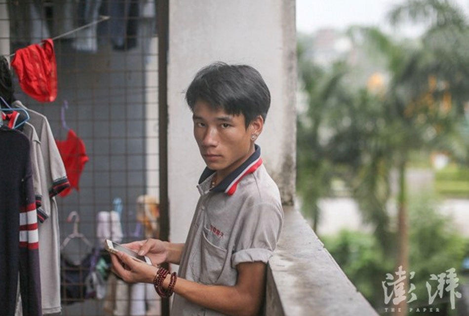 东莞彝族打工仔周末步行到深圳看女友