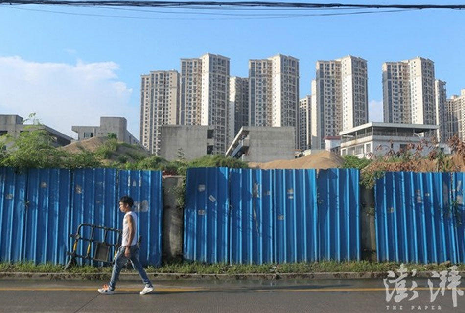 东莞彝族打工仔周末步行到深圳看女友