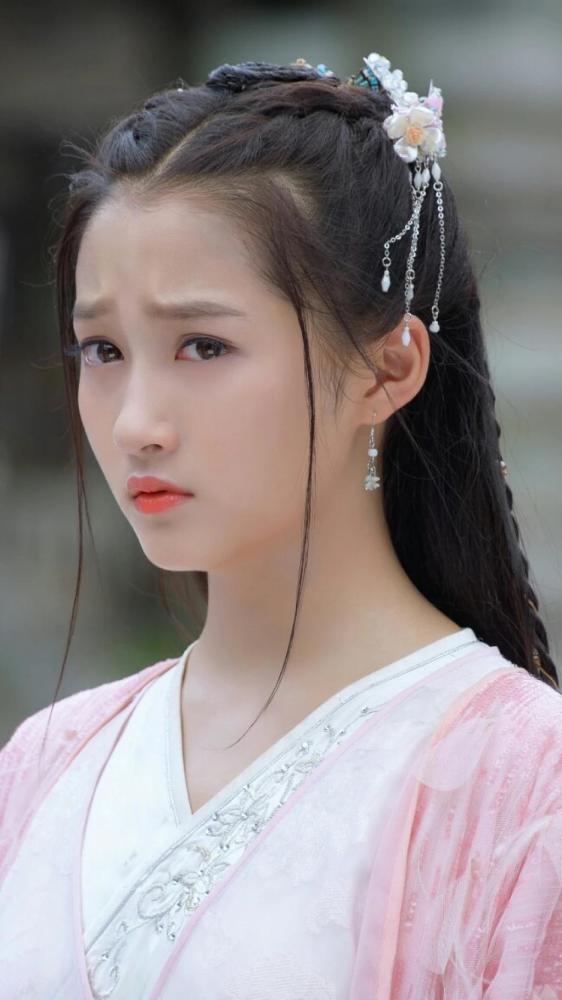 关晓彤节目中扮演魏璎珞,竟然比吴谨言的原版都要美