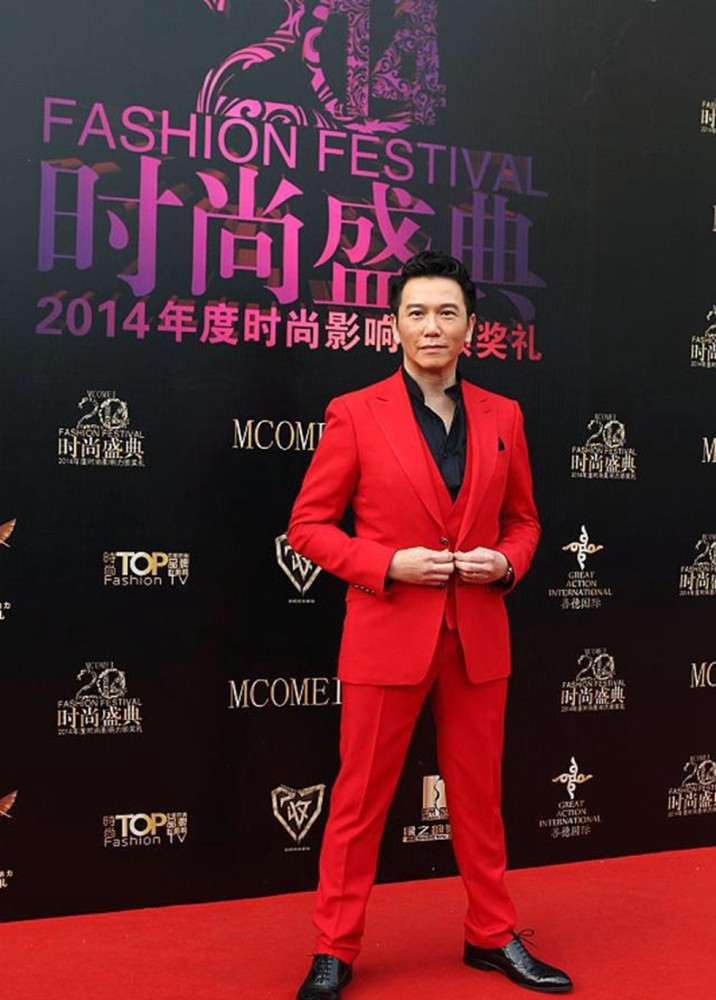 他曾是香港最红的男星,如今化身成为中年大叔