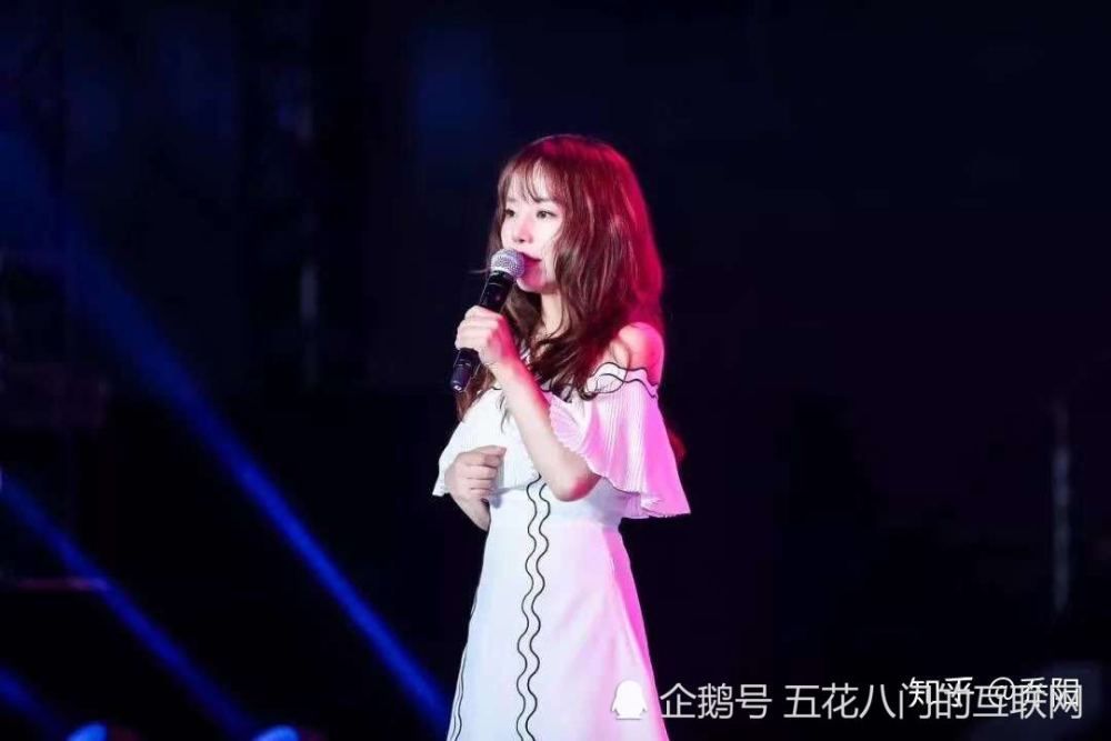 咪蒙参加活动照骗曝出 网友:修图师的工资应