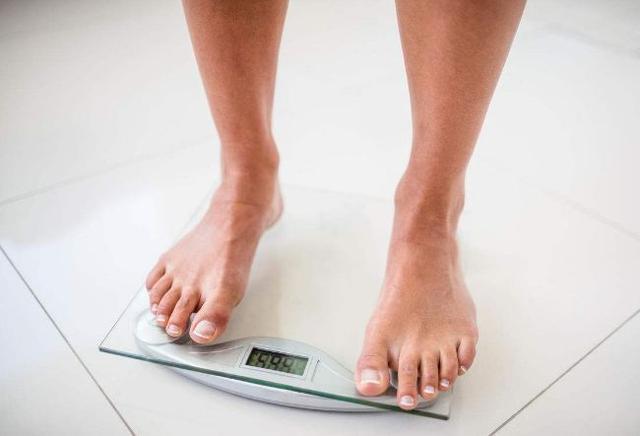 身高170的女性,体重120算胖吗?看完标准体重