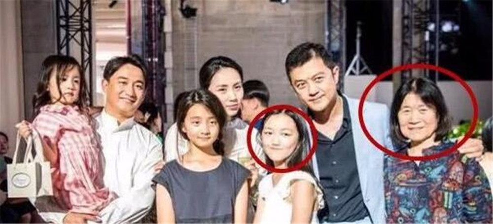 李嫣好奇自己的嘴唇为什么跟别人不同,奶奶的回答真牛