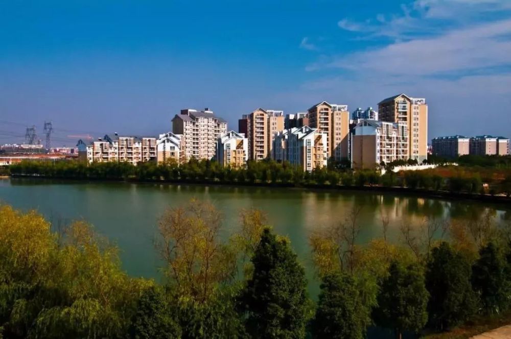 冰火两重天!这些片区新房价格不断创新,二手房