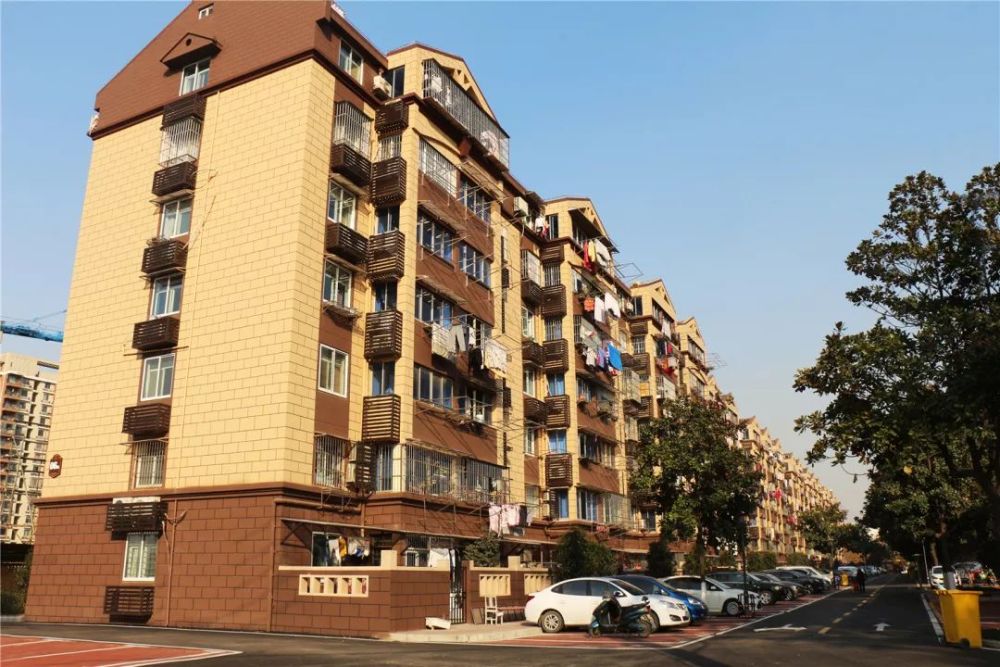 金尧山庄是栖霞区尧化街道一个普通住宅小区,建筑面积3.