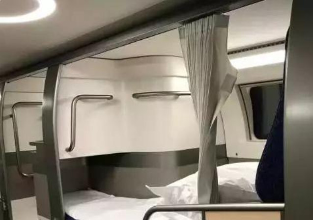中国双层软卧高铁通车啦,一床堪比一"豪华单间",我的国真够牛