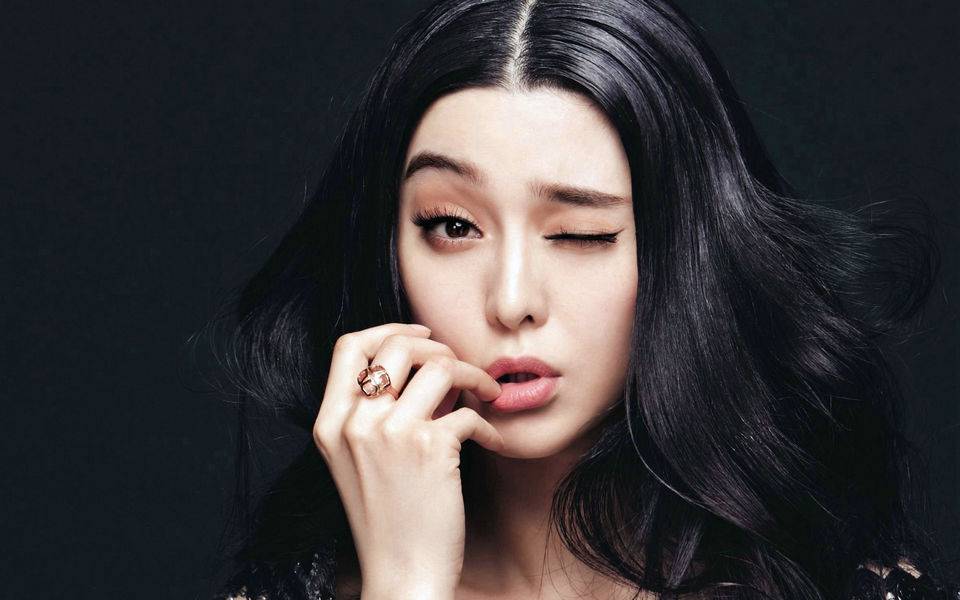 年賺過億！深扒范冰冰是如何變成30億范爺?shù)? style=
