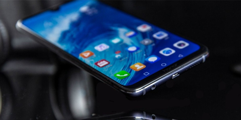 米8青春版又一次突破性价比极限,荣耀8XMax巨