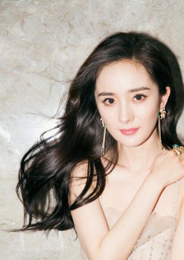 姓杨的女星女神众多,演技颜值都在线,唯有图6她只占了