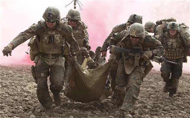 伊朗士兵汲取东方战术,在叙利亚势不可挡,怪异