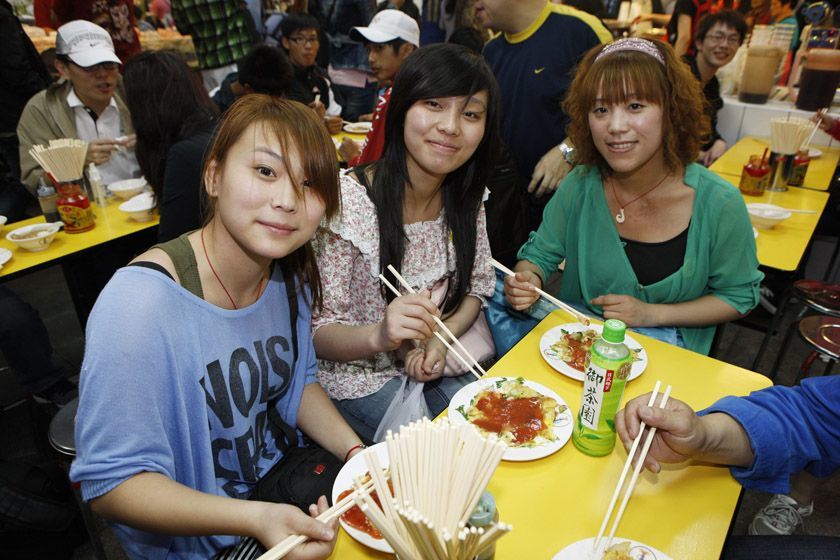 富士康不是一无是处,签合同,买社保,就不拖欠工