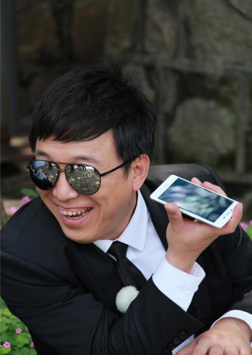 当明星被叫错名字,黄渤给粉丝签上王宝强,他直