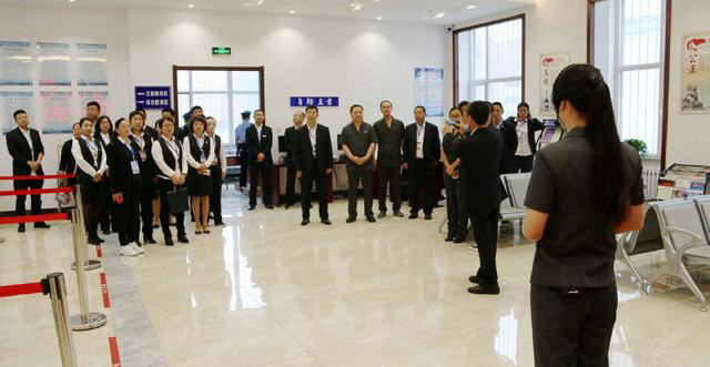 在银行存钱,应该听银行职员的建议吗?看完才知