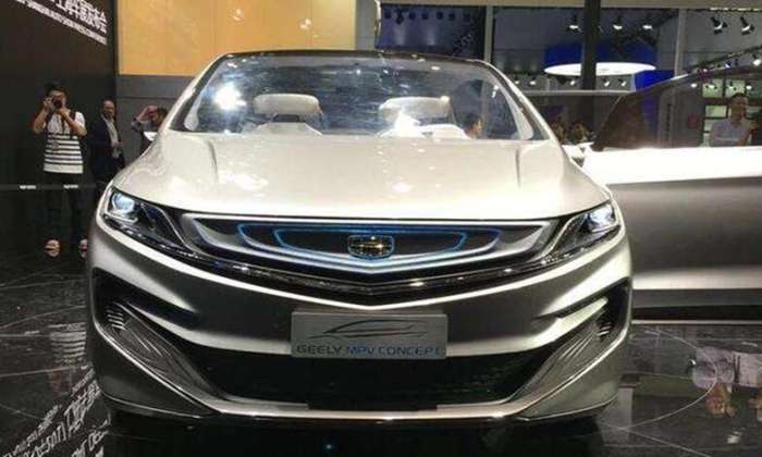 吉利爆首款MPV!比别克GL8还气派,配对开门不