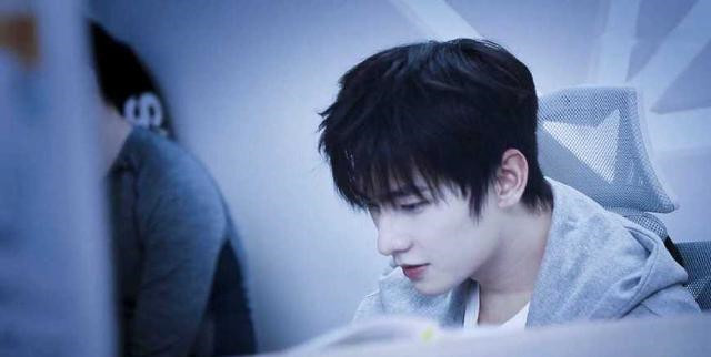 杨洋:刚出道出演红楼梦,沉寂了7年,若白是他