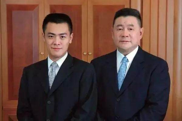 刘銮雄儿子上非诚勿扰,因长相遭灯全灭,网友:果