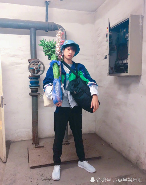 魏大勋微博点名送祝福,并非白敬亭谭松韵,得知