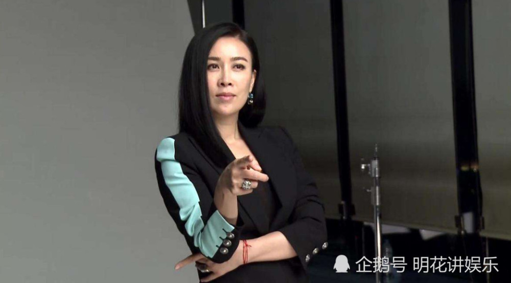 阚清子:我第一个字难念,佘诗曼:我第一字会认错