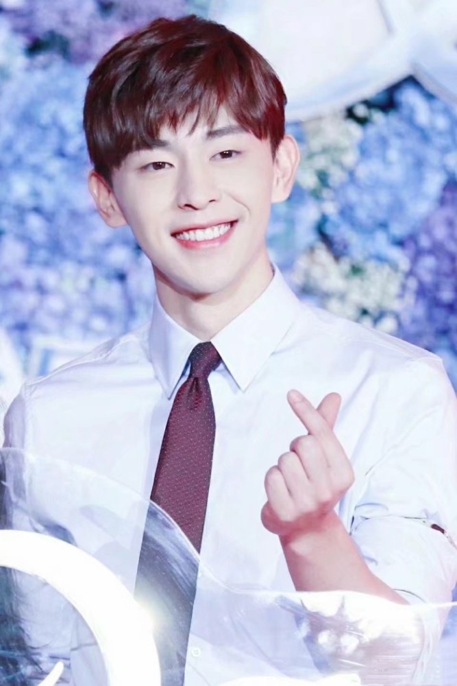 假如热巴参加恋爱真人秀,男方人选张艺兴和邓伦上榜,你选谁呢?