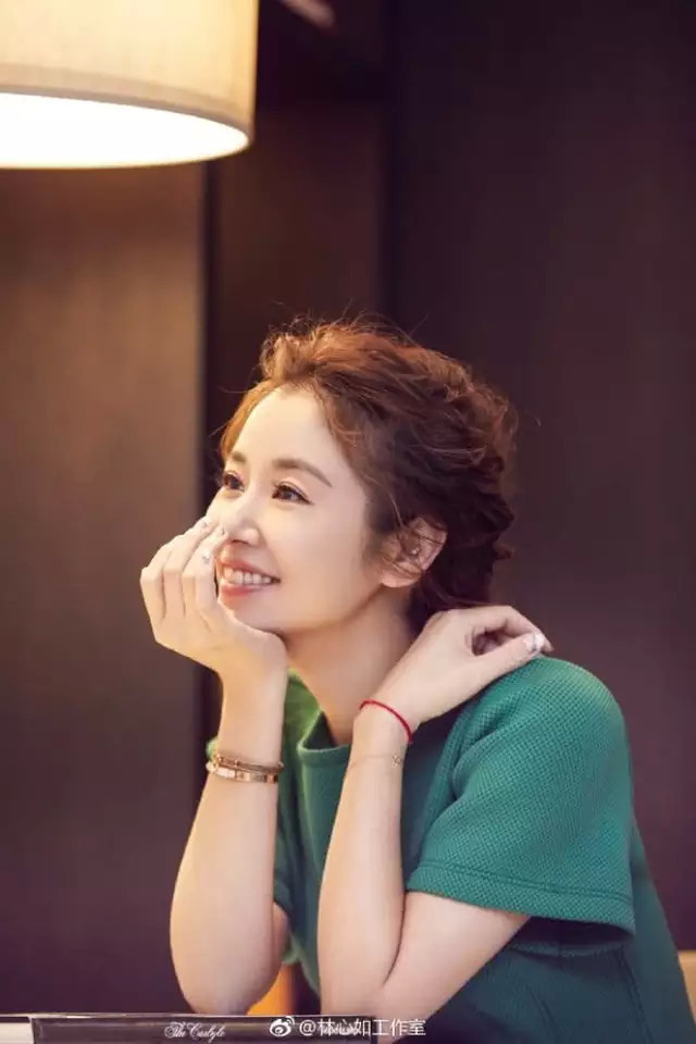 林心如工作室晒美照美回少女 网友 辛苦健身的成效 看点快报