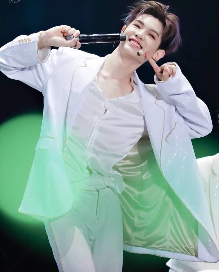 看看乐华七子录综艺没播的内容吧,里面有你们