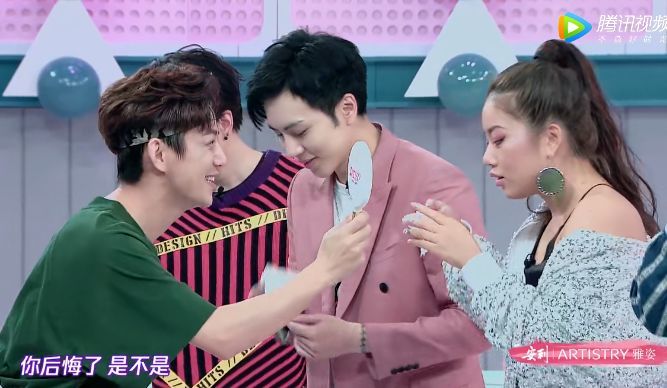 王菊现场卸妆,看到自己的素颜后,说话都没有底